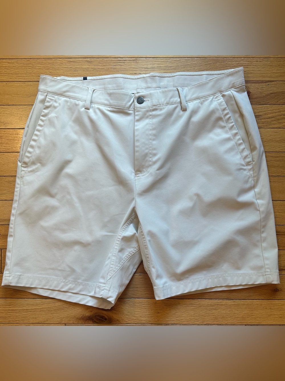 Rhoback Looper Delta Shorts in Dune, Beige Inseam Length 8" Size 38 Golf